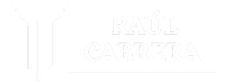 Texto en blanco que dice "Raúl Cabre" sobre un fondo negro.